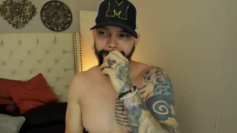 Snapshot of alukardbig chatting on 10.16.25 alukardbig online show from 10.16.25