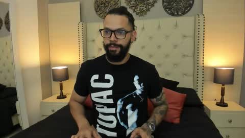 Snapshot of alukardbig chatting on 10.18.25 alukardbig online show from 10.18.25