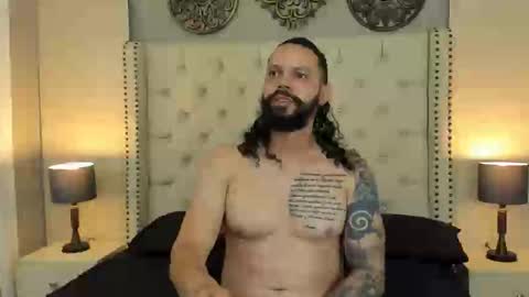 Snapshot of alukardbig chatting on 10.29.25 alukardbig online show from 10.29.25