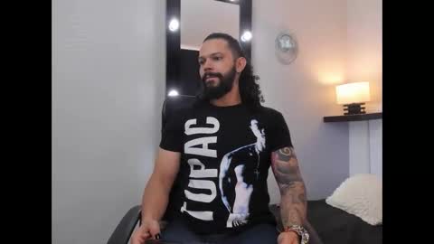 Snapshot of alukardbig chatting on 11.04.25 alukardbig online show from 11.04.25