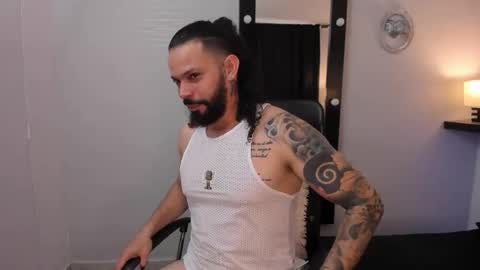 Snapshot of alukardbig chatting on 11.11.25 alukardbig online show from 11.11.25