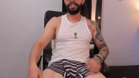 Snapshot of alukardbig chatting on 11.13.25 alukardbig online show from 11.13.25