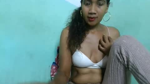 Snapshot of alyahtah chatting on 05.30.26 alyahtah online show from 05.30.26