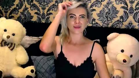 Snapshot of alyblonde chatting on 12.07.24 aly online show from 12.07.24