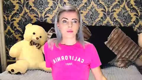 Snapshot of alyblonde chatting on 02.09.25 aly online show from 02.09.25