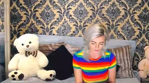 Snapshot of alyblonde chatting on 02.20.25 aly online show from 02.20.25