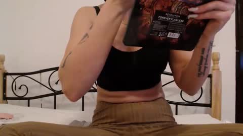 Snapshot of alycediamond21 chatting on 11.28.25 Missy online show from 11.28.25