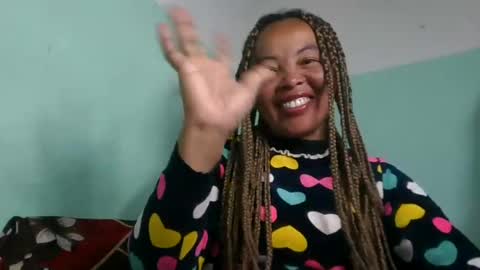 Snapshot of alypierette chatting on 07.28.26 alypierette online show from 07.28.26