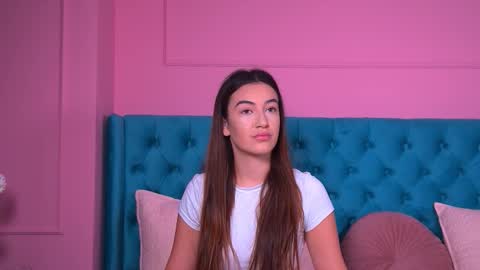 Snapshot of alyrarose chatting on 09.28.25 Anna online show from 09.28.25