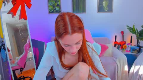 Snapshot of alyssa_smitt chatting on 02.09.25 alyssa_smitt online show from 02.09.25