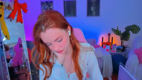 Snapshot of alyssa_smitt chatting on 02.23.25 alyssa_smitt online show from 02.23.25