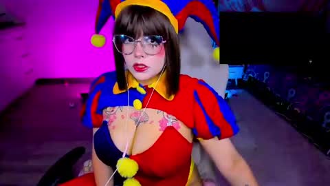 . Monday to Saturday at 10pm and 6am Colombia time online show from 06.20.26
