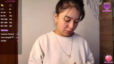 Snapshot of alyssia_wolds_1 chatting on 01.05.25 alyssia wolds online show from 01.05.25