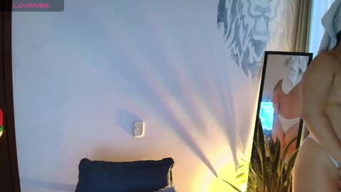 Snapshot of alyssia_wolds_1 chatting on 09.23.25 alyssia wolds online show from 09.23.25