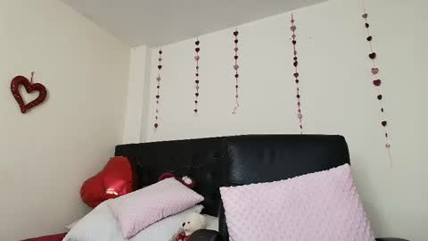 Isabella online show from 02.18.25