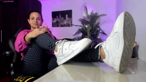 anny online show from 10.02.25