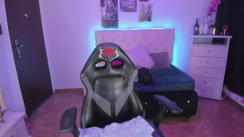 B I A N C A online show from 12.17.24