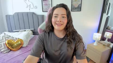 Hi Im AmaiaHelp me reach 100 likes online show from 03.04.26