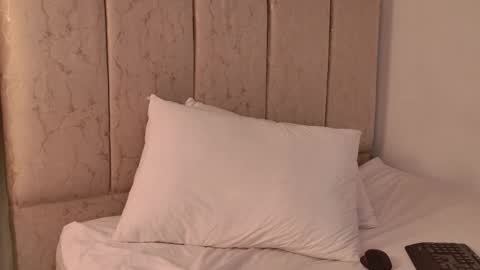 amaia_saenz_oa online show from 03.04.26