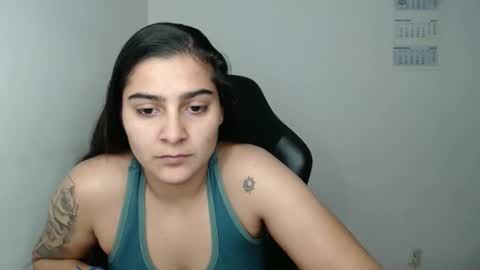 The queen of the biceps  online show from 11.22.25