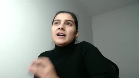 Snapshot of amanda5star chatting on 01.11.26 The queen of the biceps online show from 01.11.26