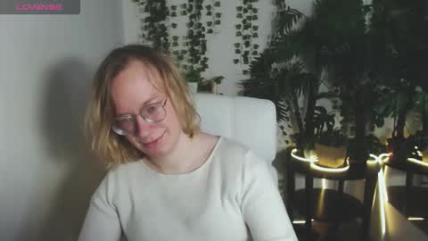 Snapshot of amanda_butlerr chatting on 12.19.25 Hi im Amanda online show from 12.19.25