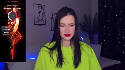 Snapshot of amandaair chatting on 11.30.25 AmandaAir online show from 11.30.25