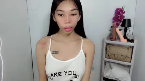 Snapshot of amarah_slut chatting on 10.31.25 Amarah online show from 10.31.25