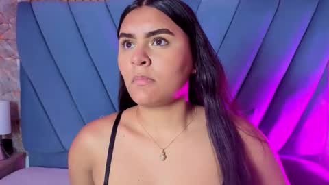 amarahanks_ online show from 11.05.25