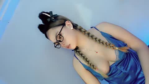 Snapshot of amarahugecock69 chatting on 12.08.24 MARIA online show from 12.08.24