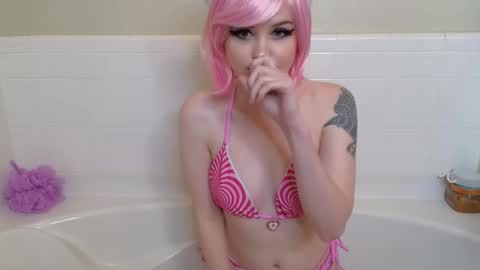 Snapshot of amaramoonglow chatting on 11.28.25 Amara online show from 11.28.25