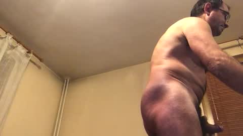 Snapshot of amaranther chatting on 12.04.25 Amaranther online show from 12.04.25