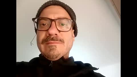 Snapshot of amaras5 chatting on 12.16.25 amaras5 online show from 12.16.25