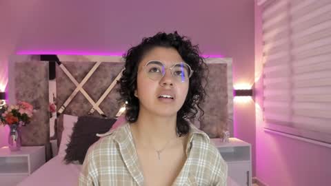 Snapshot of amarettho chatting on 01.28.25 Emily online show from 01.28.25