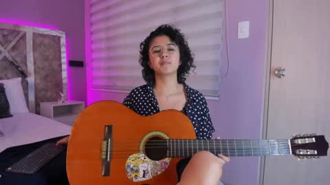 Snapshot of amarettho chatting on 02.01.25 Emily online show from 02.01.25