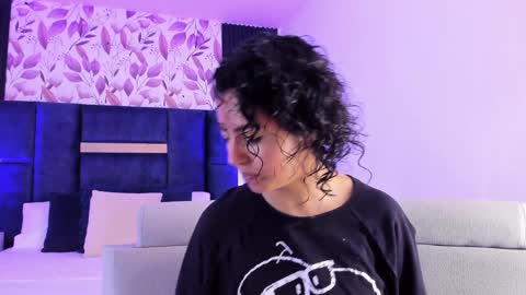 Snapshot of amarettho chatting on 02.04.25 Emily online show from 02.04.25