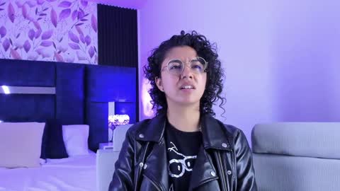 Snapshot of amarettho chatting on 02.04.25 Emily online show from 02.04.25