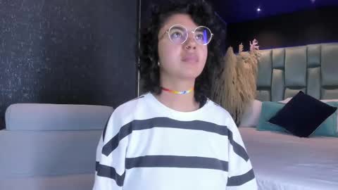 Snapshot of amarettho chatting on 03.05.25 Emily online show from 03.05.25