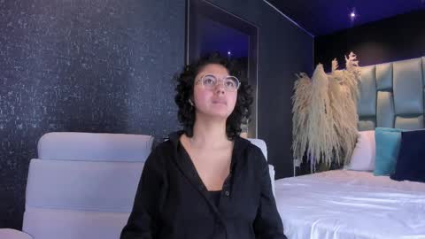 Snapshot of amarettho chatting on 03.08.25 Emily online show from 03.08.25