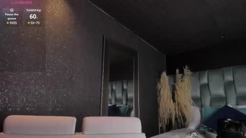 Snapshot of amarettho chatting on 03.10.25 Emily online show from 03.10.25