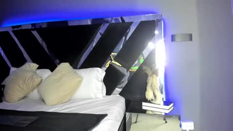 Snapshot of amarettho chatting on 03.12.25 Emily online show from 03.12.25