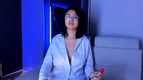 Snapshot of amarettho chatting on 09.18.25 Emily online show from 09.18.25