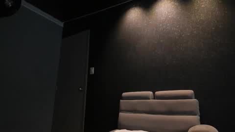 Snapshot of amarettho chatting on 11.19.25 Emily online show from 11.19.25