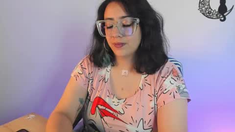 Snapshot of amaryllis_vizcaya chatting on 02.02.25  Katt   online show from 02.02.25