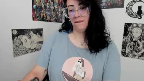 Snapshot of amaryllis_vizcaya chatting on 10.05.25  Katt   online show from 10.05.25