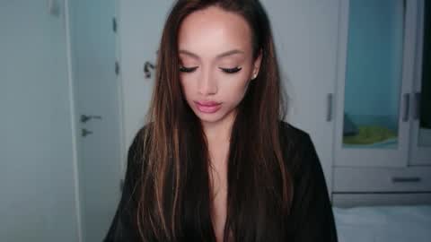 Snapshot of amateur_fitbabex chatting on 10.28.25 amateur_fitbabex online show from 10.28.25