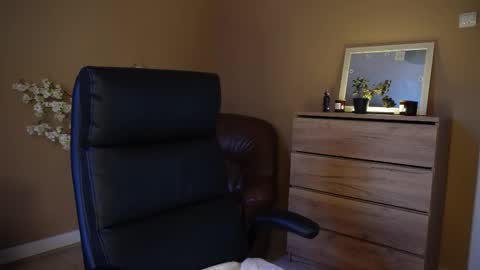 Snapshot of amateur_fitbabex chatting on 11.22.25 amateur_fitbabex online show from 11.22.25