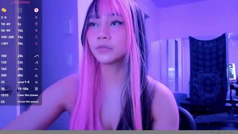 Snapshot of amateuroras chatting on 05.21.26 leash online show from 05.21.26