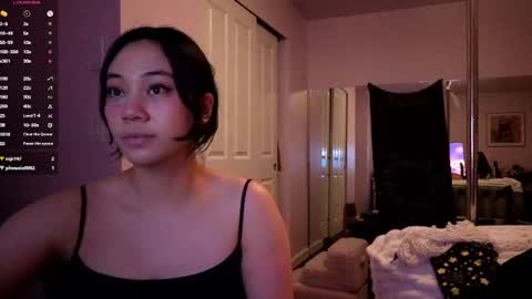 Snapshot of amateuroras chatting on 06.16.26 leash online show from 06.16.26