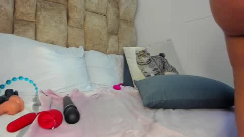 Snapshot of amatista__smith chatting on 11.12.25 AMATISTA online show from 11.12.25